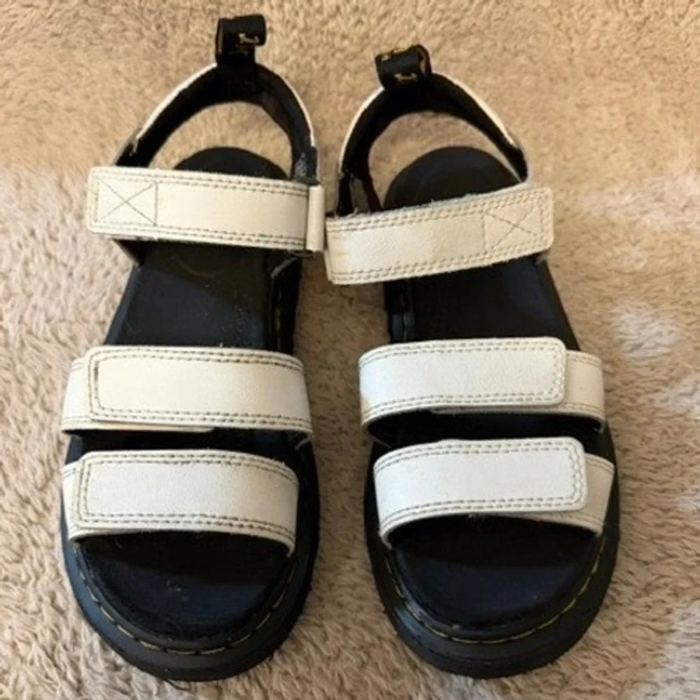 Dr. Martens Klaire J White Hydro Leather Strappy Sandals Kids US 4M 5L EU 36